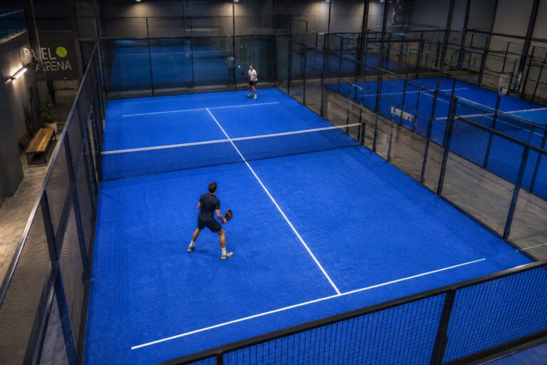 Campo da padel – vista laterale